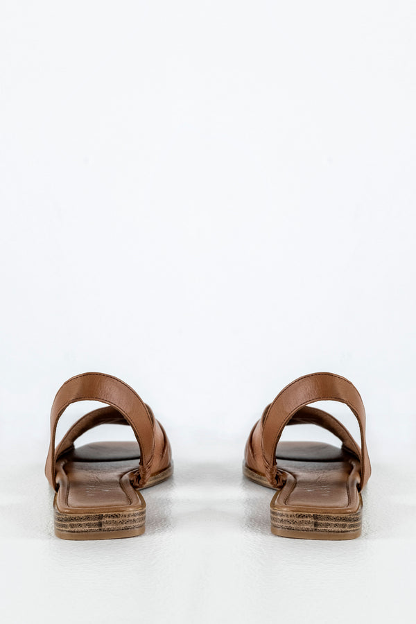 Leather flat sandals