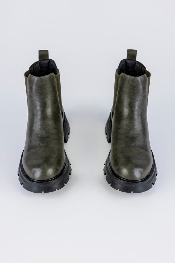 Leather chelsea boots
