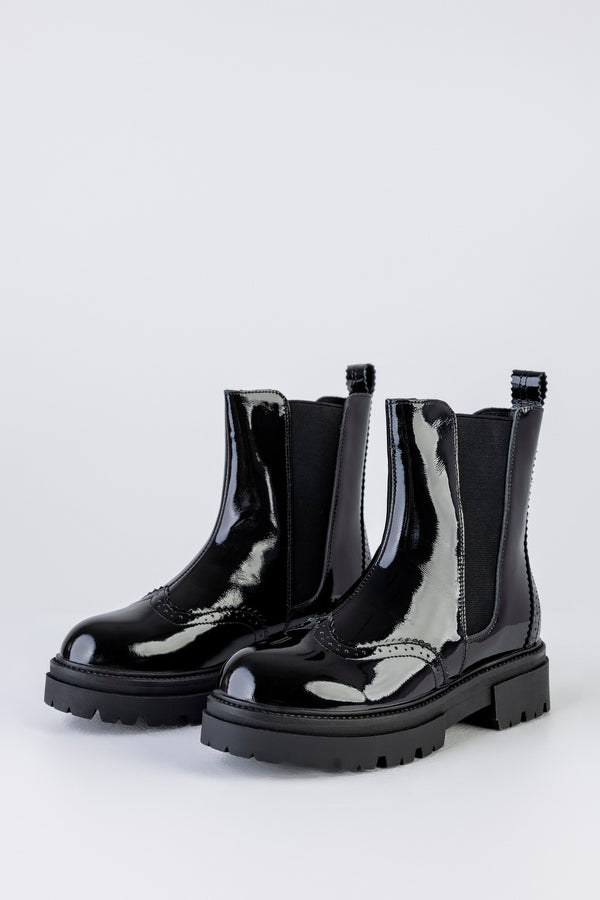Leather chelsea boots