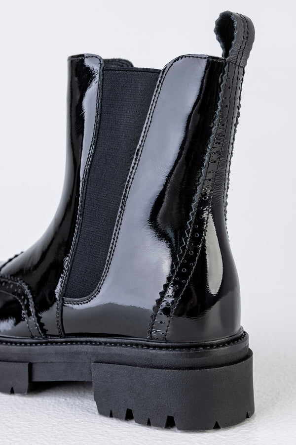Leather chelsea boots