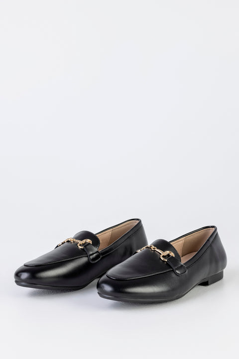 Loafers with buckle