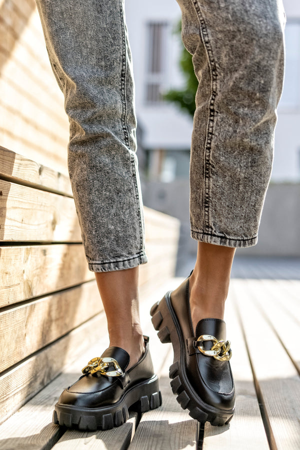 Chunky sole loafers with chain