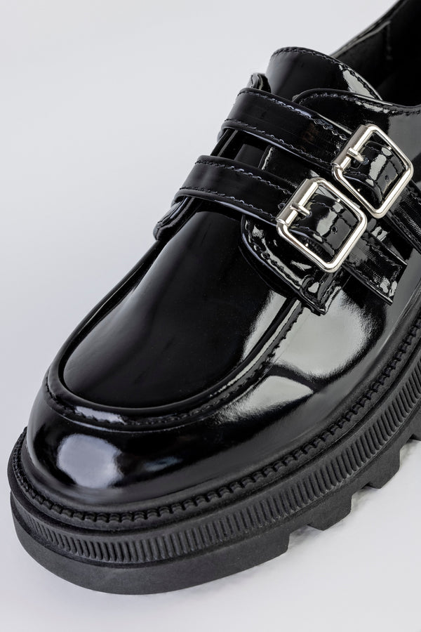 Chunky-sole shoes with buckles