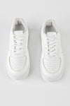 Lace-up fastening sneakers