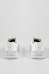 Lace-up fastening sneakers