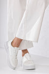 Lace-up fastening sneakers
