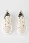 Lace-up fastening sneakers with chain on the side