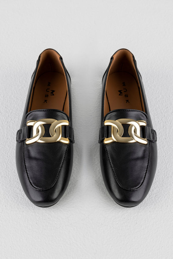 Loafers with chain