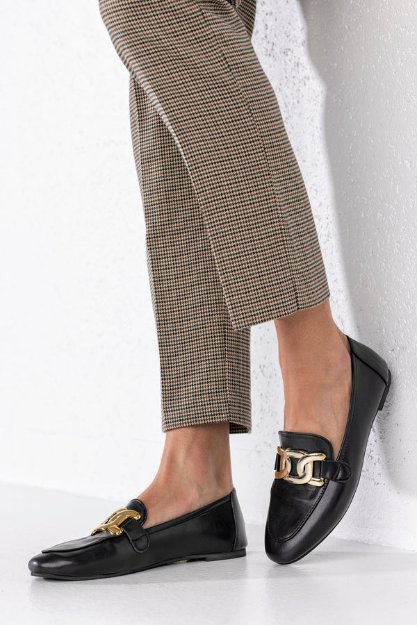 Loafers with chain