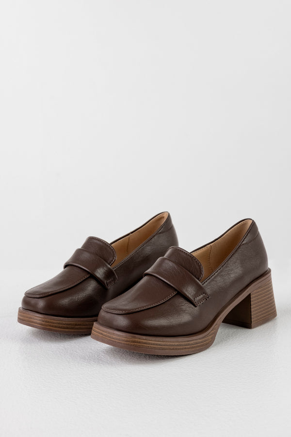 Heeled loafers