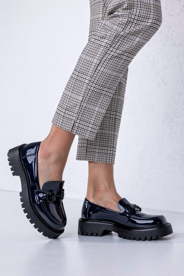 Mocassins à semelle épaisse avec chaînette