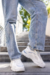 Lace-up fastening sneakers