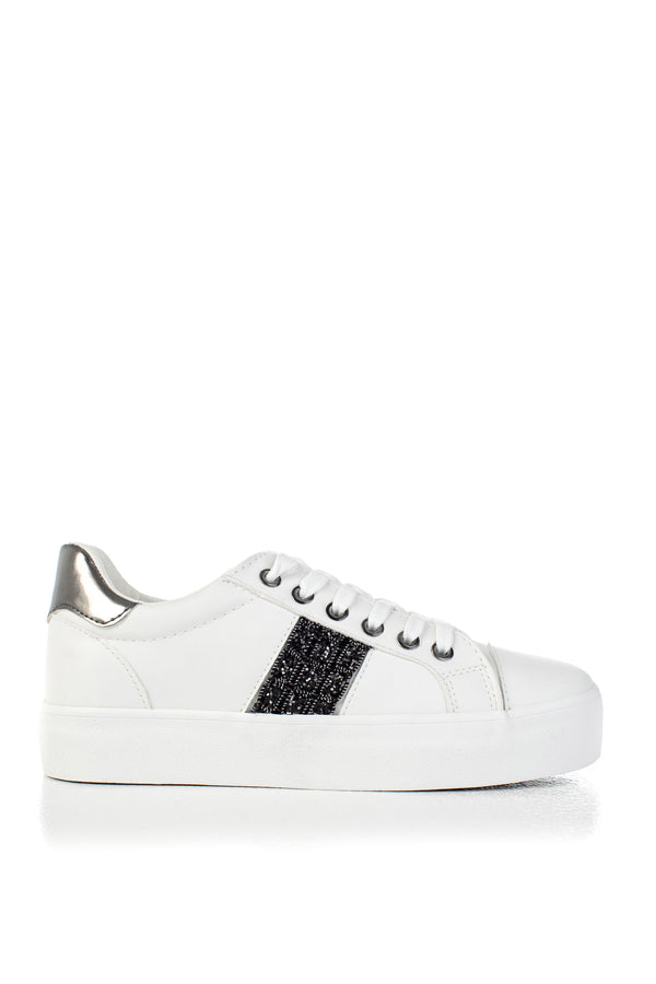 Platform sole sneakers