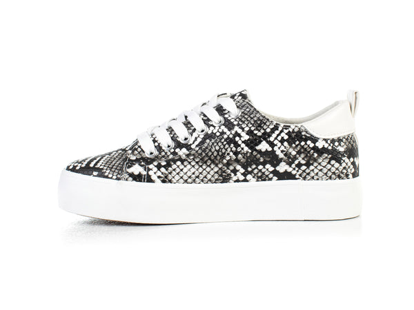 Platform sole sneakers