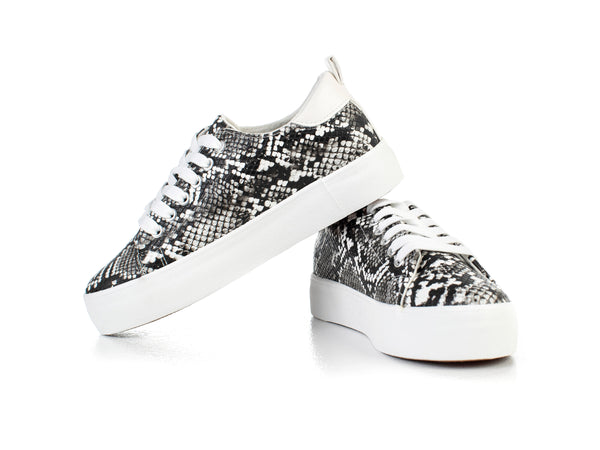 Platform sole sneakers