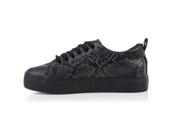 Platform sole sneakers