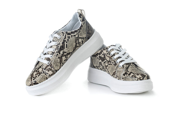 Flatform sneakers
