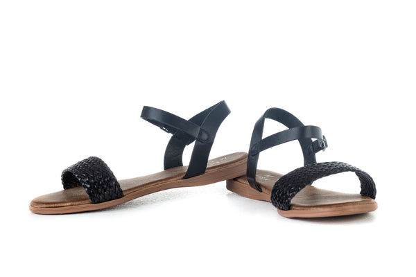 Flat sole sandals