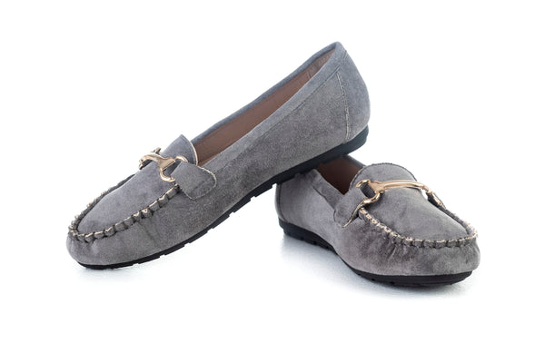 Moccasins with buckle