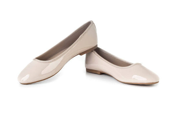 Round toe patent ballerinas