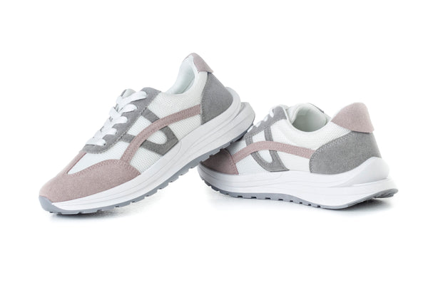Lace-up fastening sneakers