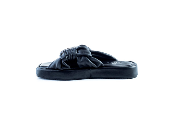 Sandales en cuir à plateforme.