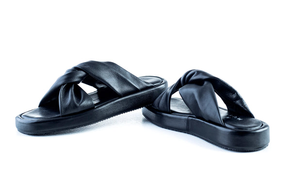 Sandales en cuir à plateforme.