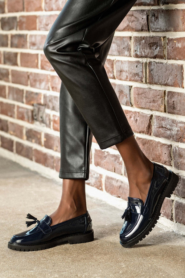 Loafers with tassels
