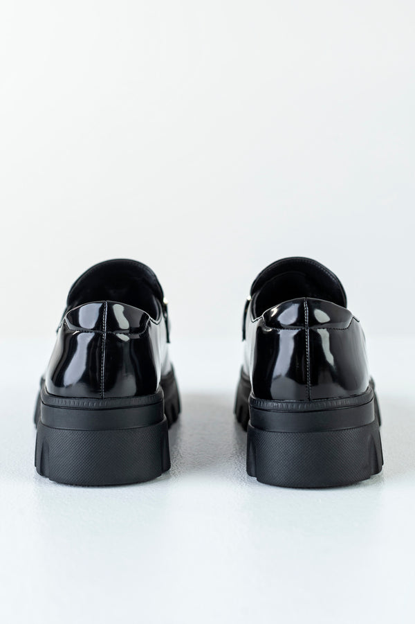 Chunky sole loafers with chain