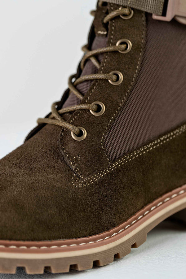 Leather lace-up boots with buckle