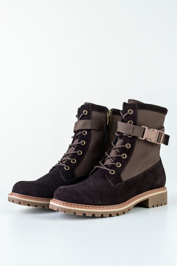 Leather lace-up boots with buckle