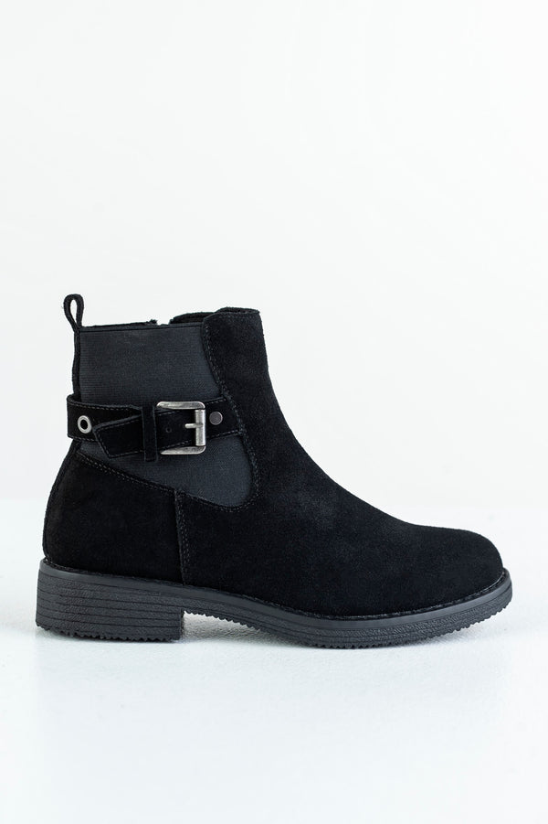 Leather boots with buckle