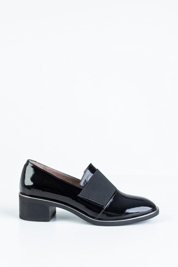 Leather shoes