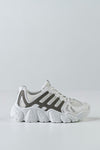 Lace-up fastening sneakers