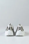 Lace-up fastening sneakers