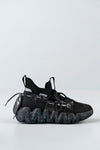 Sneakers with laces
