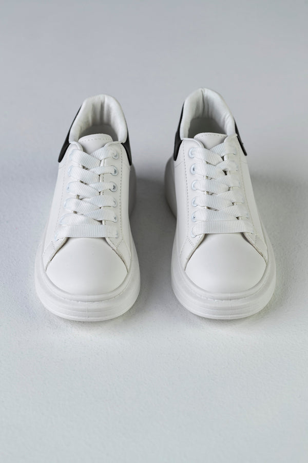 baskets à lacets