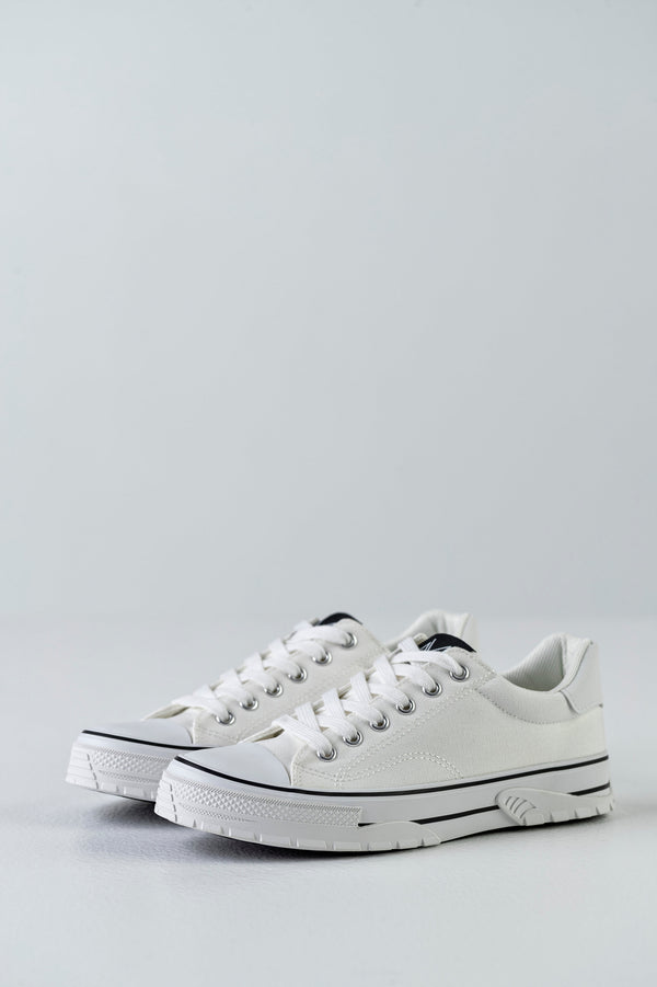 Lace-up fastening canvas sneakers