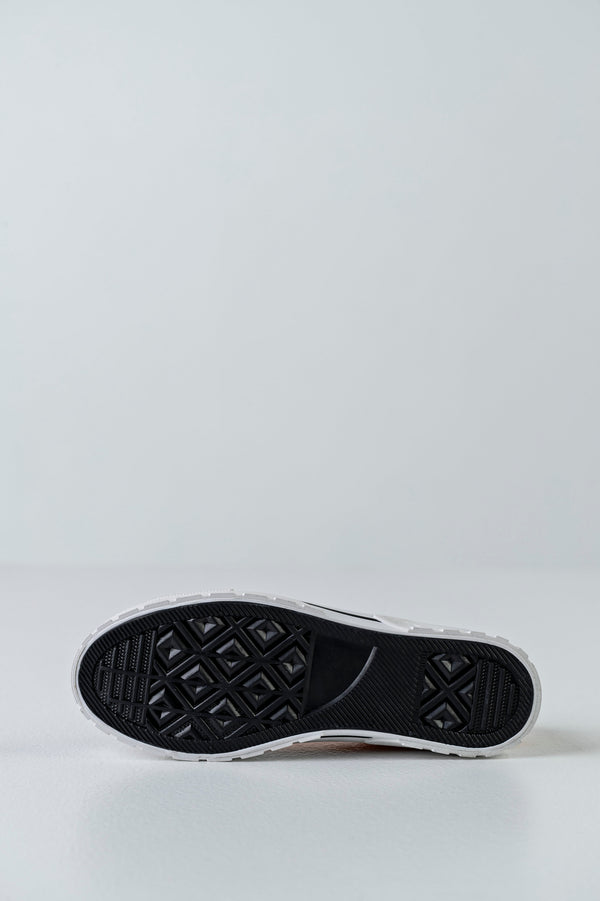 Lace-up fastening canvas sneakers