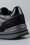 Lace-up fastening sneakers