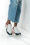 Lace-up fastening sneakers