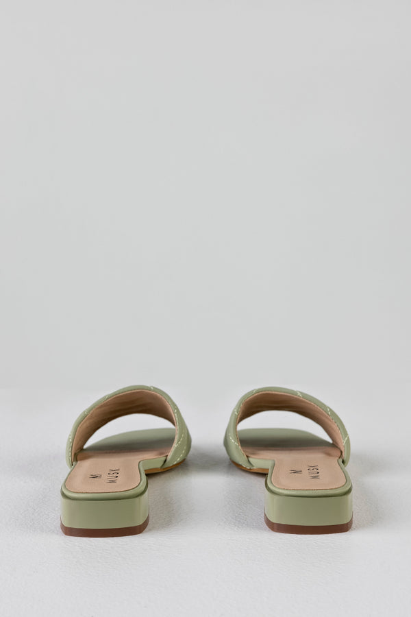 Quilted vamp slide sandals
