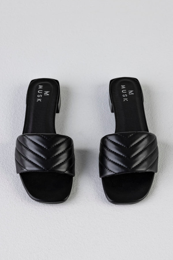 Quilted vamp slide sandals