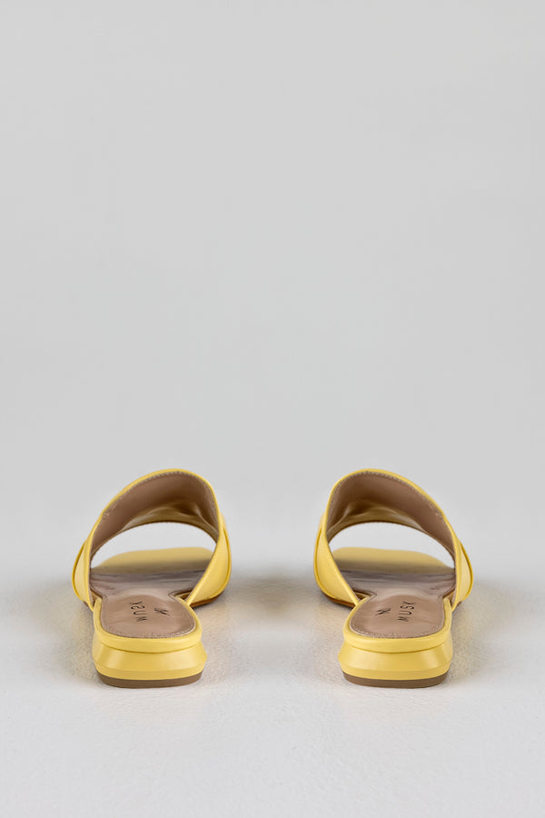 Slide sandals with chain
