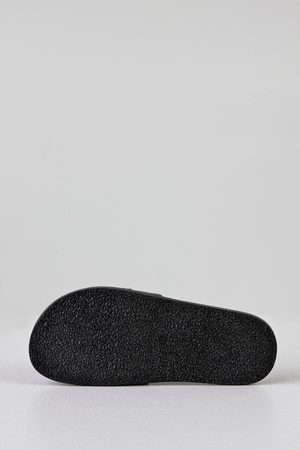 Slide sandal with chain