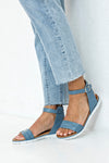 Leather flat sandals with buckle