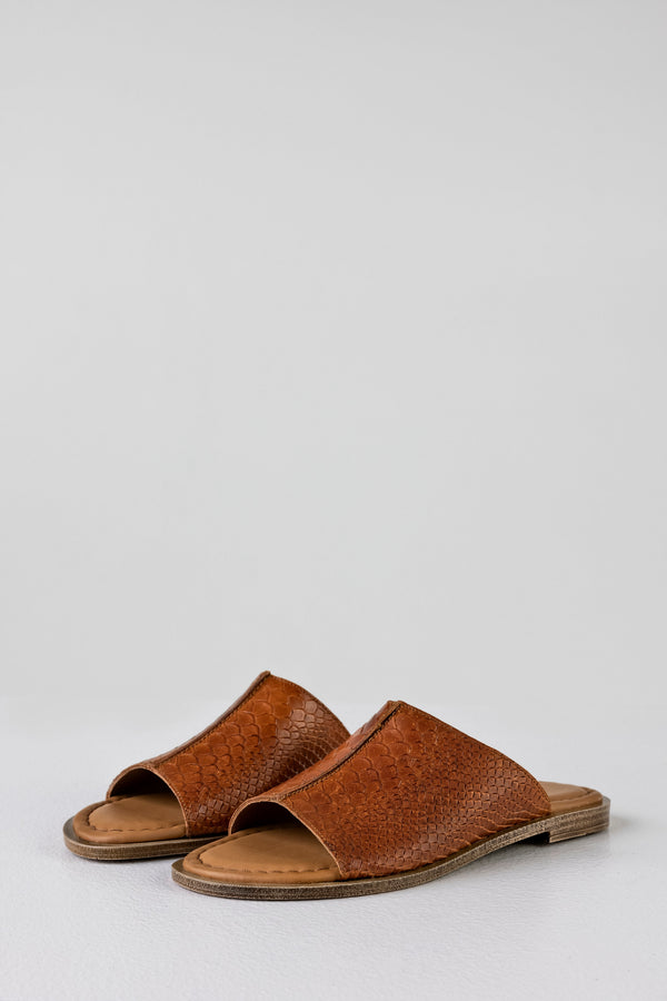 Leather slide flat sandals