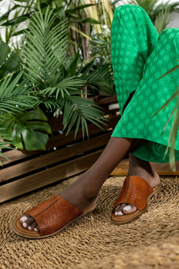 Leather slide flat sandals