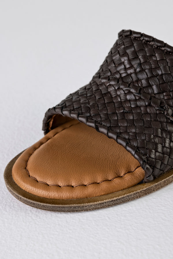 Leather slide flat sandals