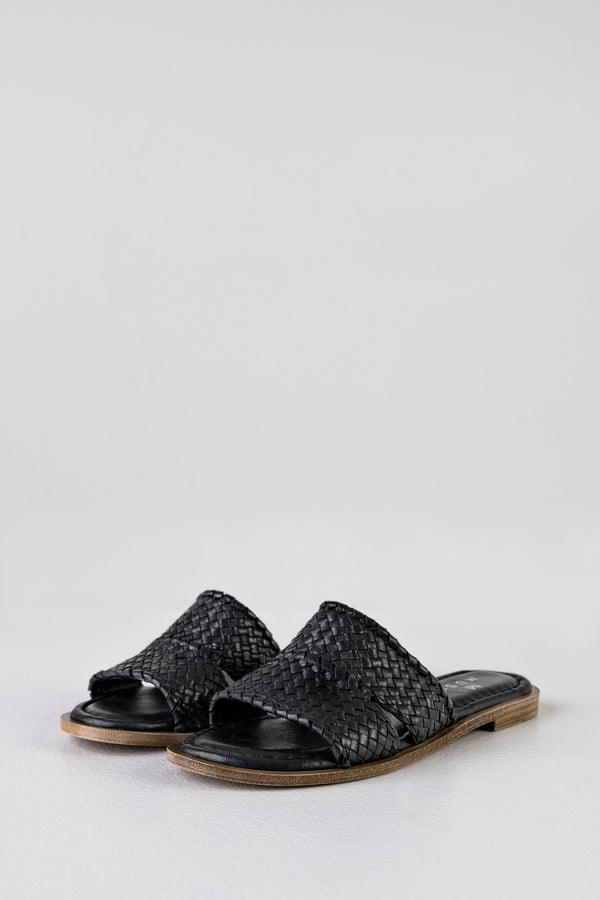 Leather slide flat sandals